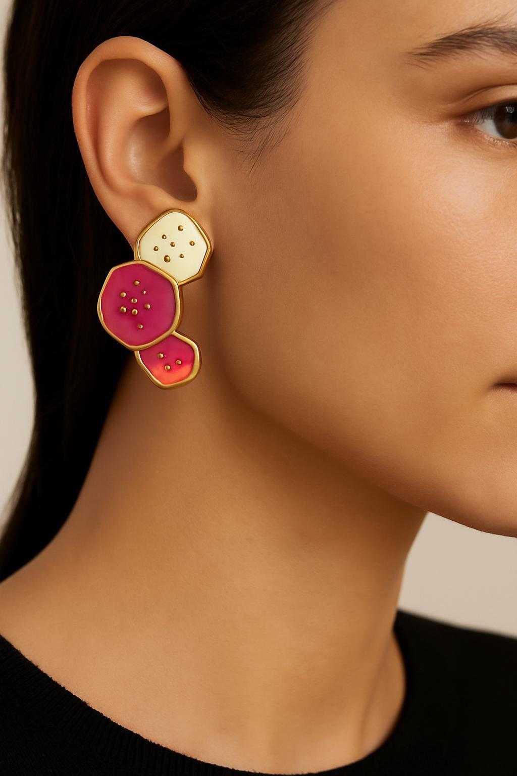 Mood Collection “From Subtle Shine to Glamorous Glow – One Collection, Endless Moods.”