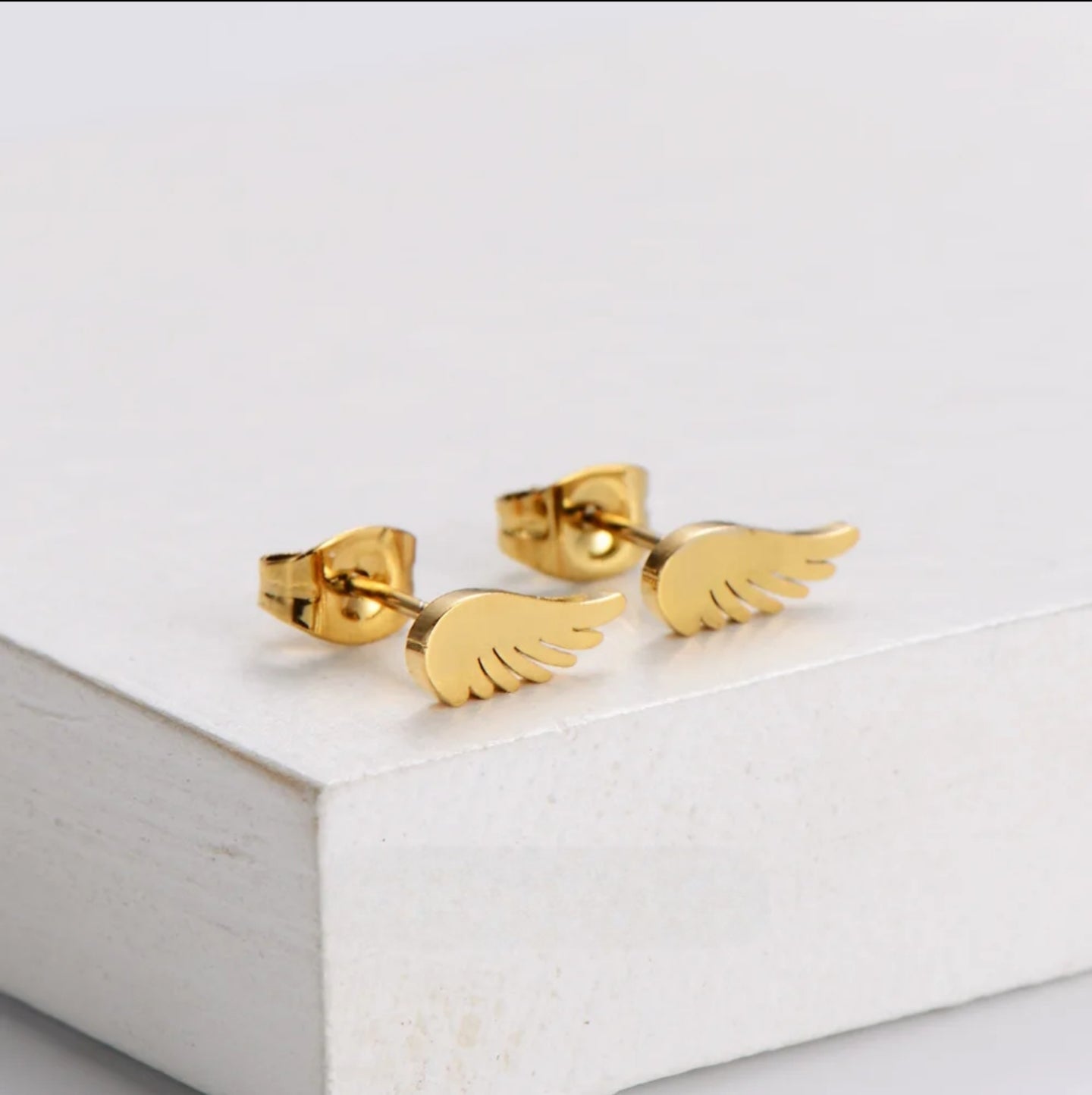 Feather Touch Minimal Pendant Set – Luxury Non-Tarnish, Waterproof 18K PVD Gold Plated Stainless Steel