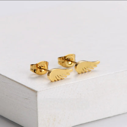 Feather Touch Minimal Pendant Set – Luxury Non-Tarnish, Waterproof 18K PVD Gold Plated Stainless Steel