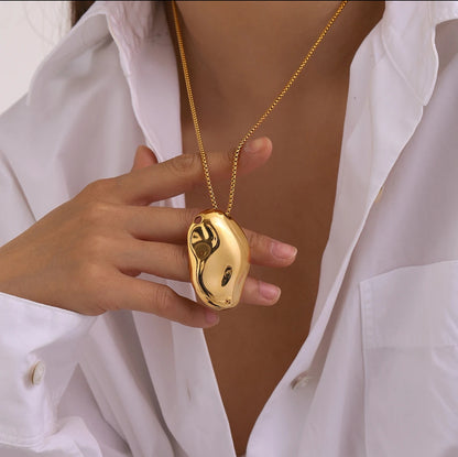 Goldie Necklace – 18K Gold Plated Irregular Concave Hammer Pendant on Stainless Steel