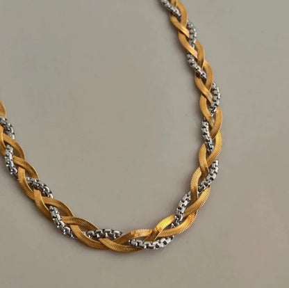 Stainless Steel 18K Gold-Plated Three-Layer Necklace - Layered Flat Snake Chain Necklace – Triple Blade Design in 18K Gold Plated Stainless Steel