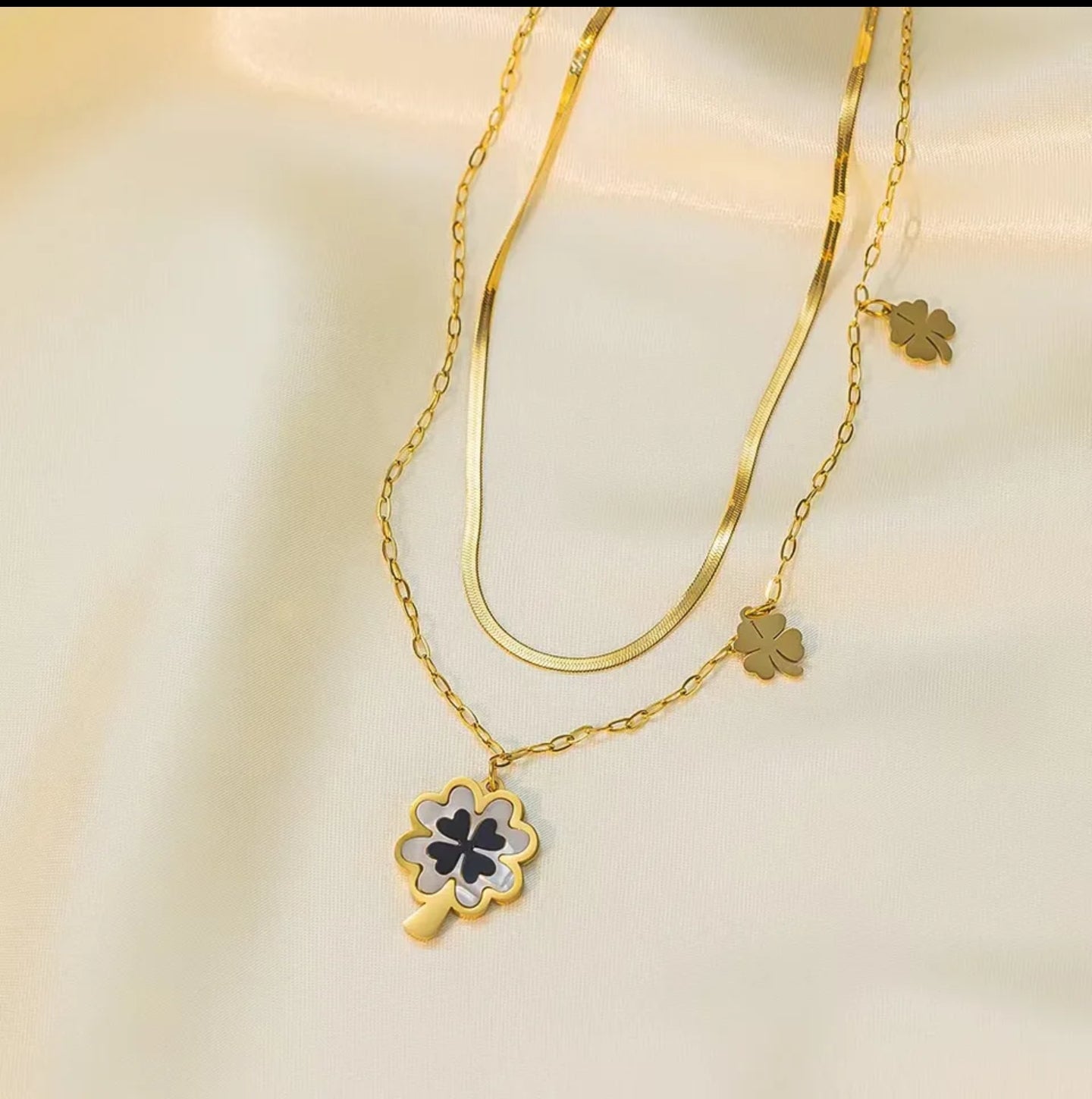 Lou – Blu Black Shell Four-Leaf Clover Jewelry Set | Titanium Stainless Steel with 18K Gold Plating