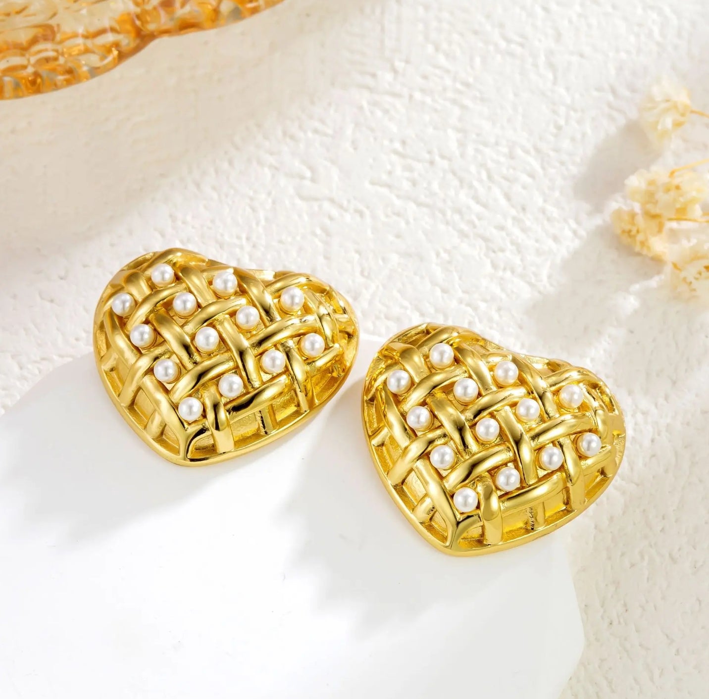 Heart OF Pearl - Exquisite Romantic Light Luxury Stainless Steel Stud Earrings Love Inlaid Pearls Versatile Fashion