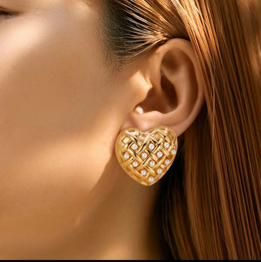 Heart OF Pearl - Exquisite Romantic Light Luxury Stainless Steel Stud Earrings Love Inlaid Pearls Versatile Fashion