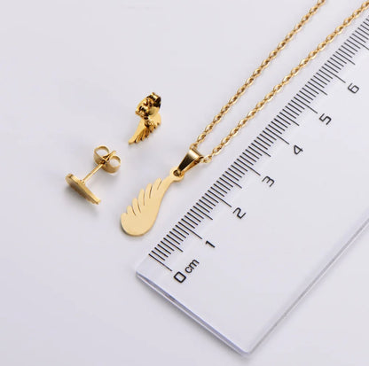 Feather Touch Minimal Pendant Set – Luxury Non-Tarnish, Waterproof 18K PVD Gold Plated Stainless Steel