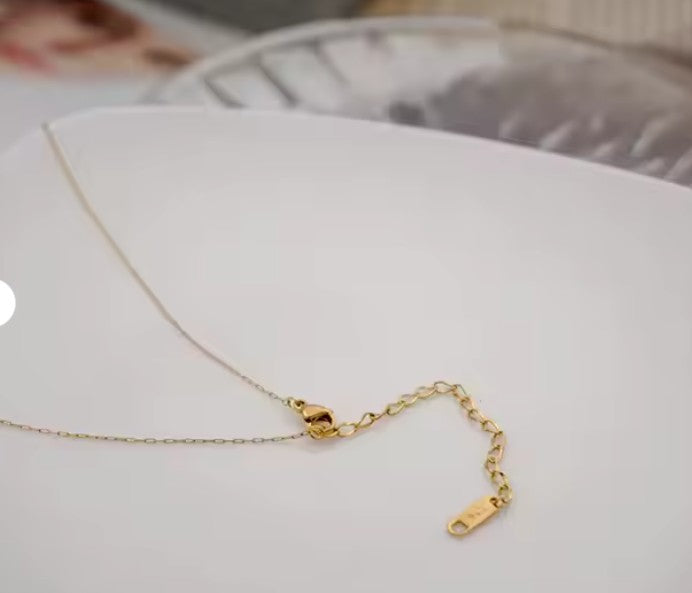 Single Pearl Necklace – Baroque Freshwater Pearl on 18K Gold-Plated Stainless-Steel Chain