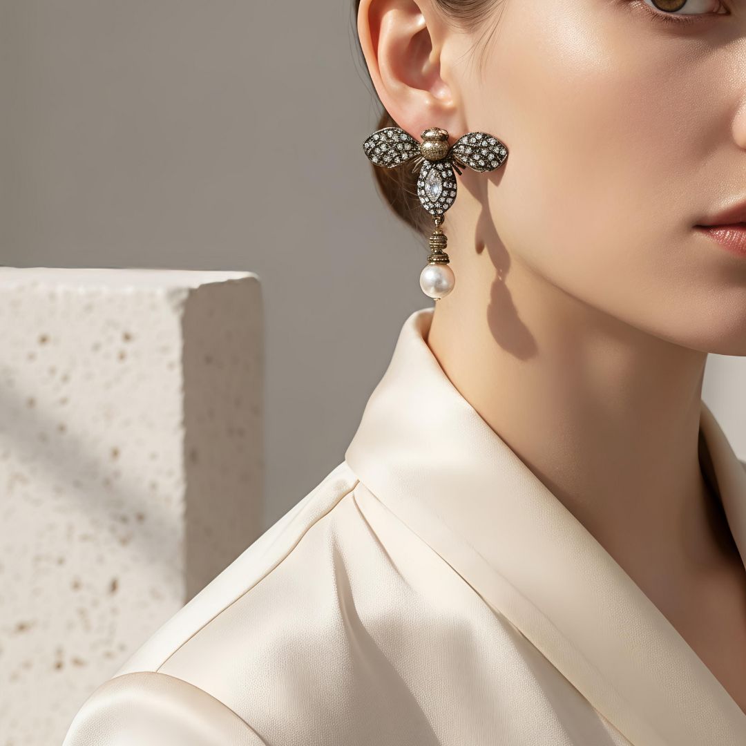 Vintage High-End Retro Fully Rhinestone Fly Dangle Earrings – Alloy