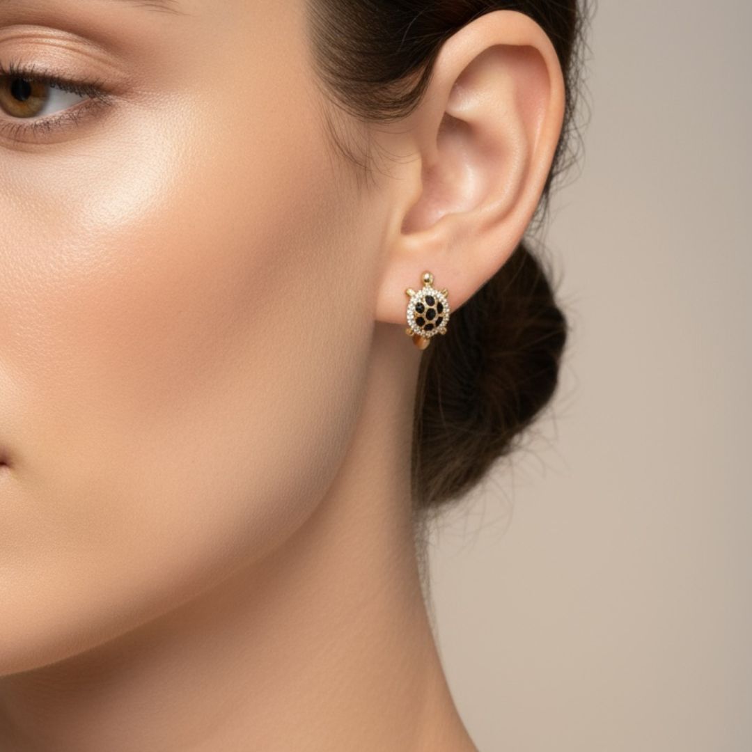 Tortoise Hoop Earrings – Timeless Retro Chic: High Quality 18K Gold Plated Huggie Earrings Tortoise Model Cubic Zirconia Huggie Hoop for Women