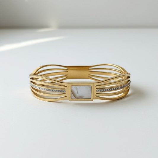 The Stylus One: White-Stone Cassee Frame Gold Pleated Stainless Steel Bracelet