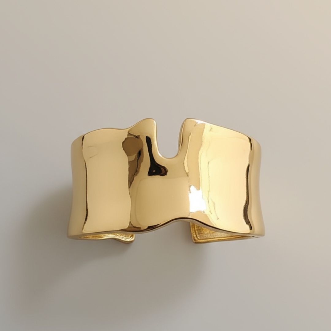 Hook Clamp Stainless-Steel Cuffs – Chic Strength with Sleek Design