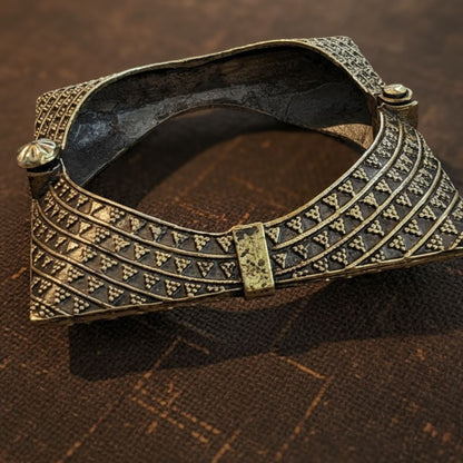 Square Antique Oxidized Silver Bangle – Authentic Charm with Screw Clamp