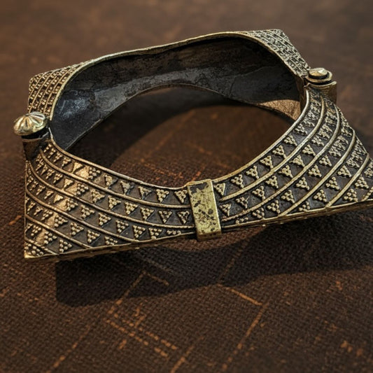 Square Antique Oxidized Silver Bangle – Authentic Charm with Screw Clamp