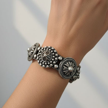 Boho Spirit Oxidized Silver Kada – Edgy, Free-Spirited & Stylish