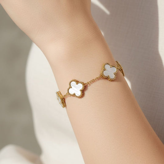 White Clover Stainless-Steel Bracelet – Effortless Everyday Elegance