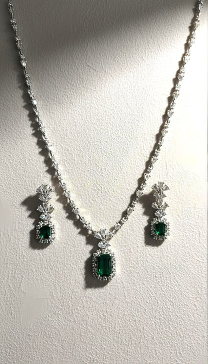 Modern Green Necklace and Earrings Set in Silver Plating for Women