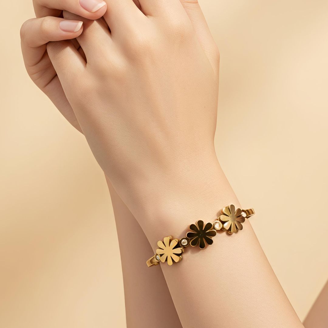 Gia - Gold Flo Bracelet