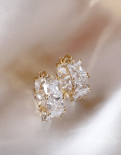 Eleganz Hoop - Minimalist Cubic Zirconia Fashion Hoop Earrings