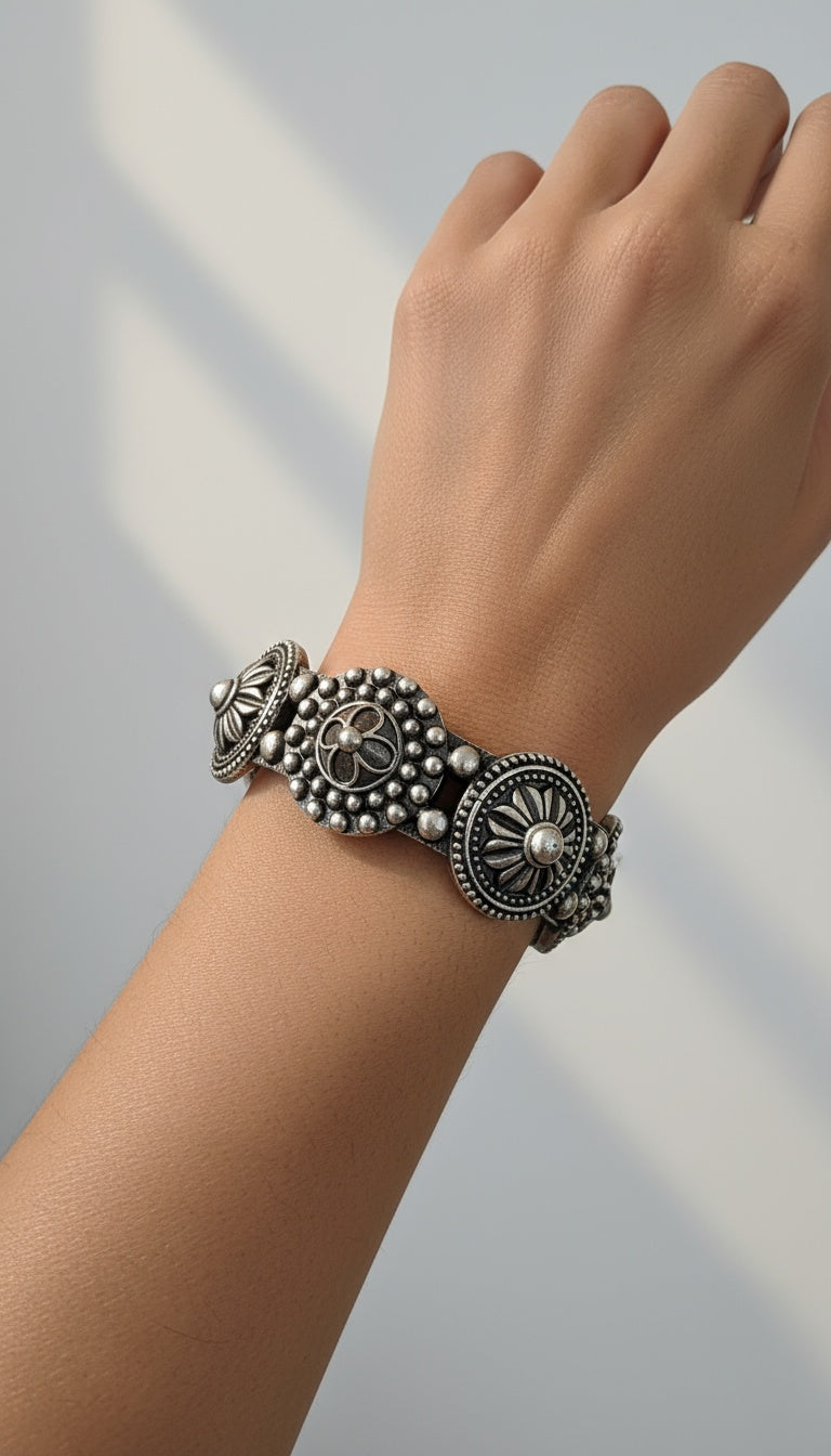 Boho Spirit Oxidized Silver Kada – Edgy, Free-Spirited & Stylish