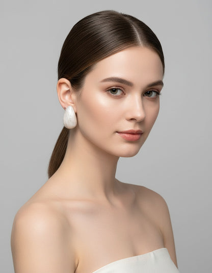 🤍Resin - Mellow White Water Drop Oil-Effect Stud Earrings