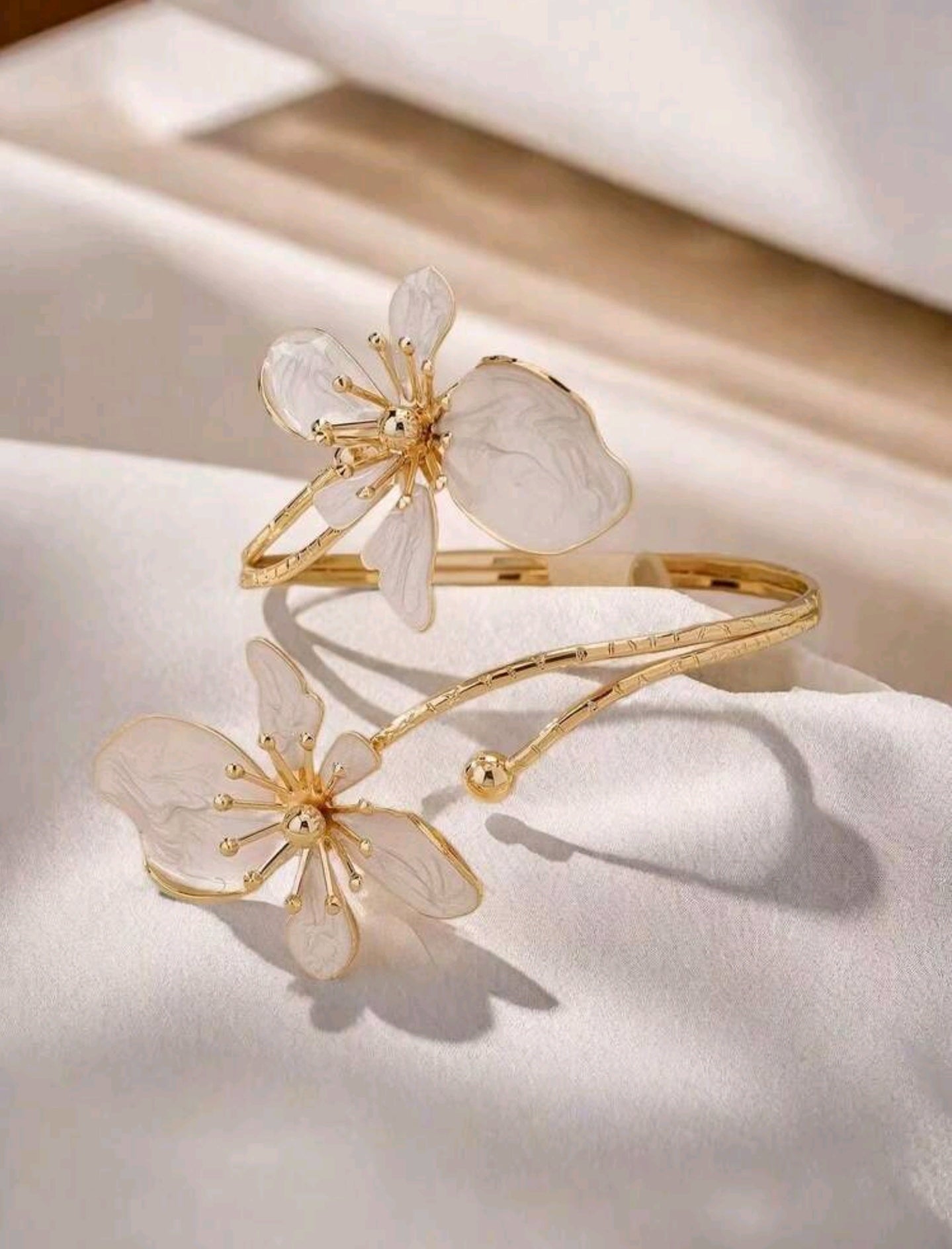 Secret Moon (Arm Bracelet)