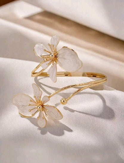 Secret Moon (Arm Bracelet)