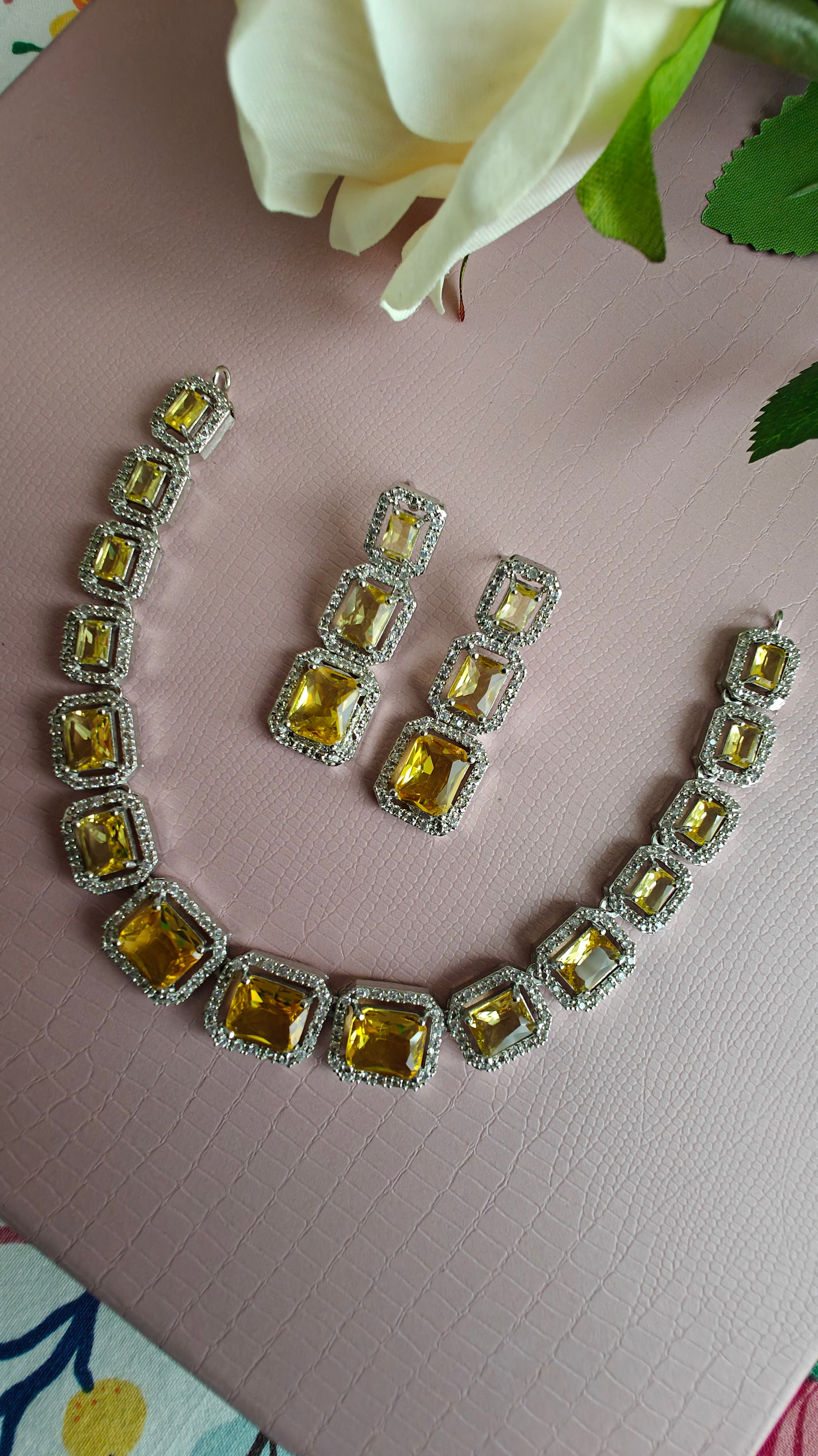 Eidi Necklace Set