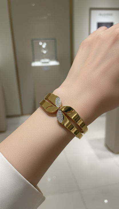 Exquisite Gold-Plated Stainless-Steel Bangle – Premium Shine