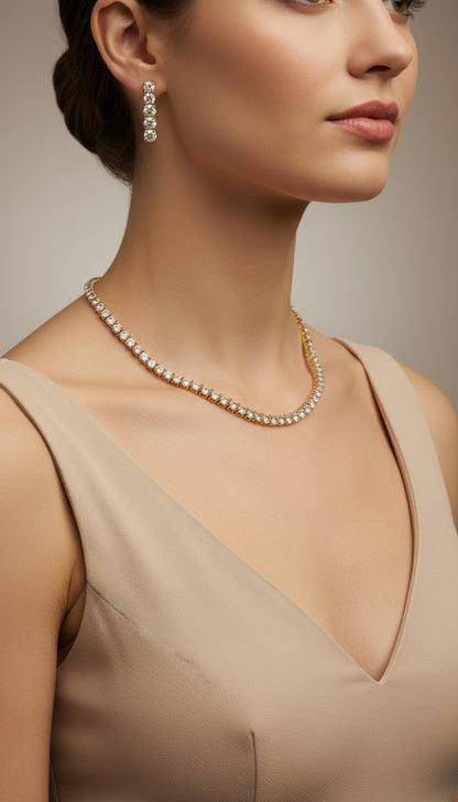 The Golden Show Stopper – Timeless Radiance in Gold Polish