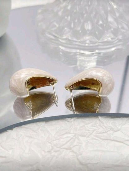 🤍Resin - Mellow White Water Drop Oil-Effect Stud Earrings