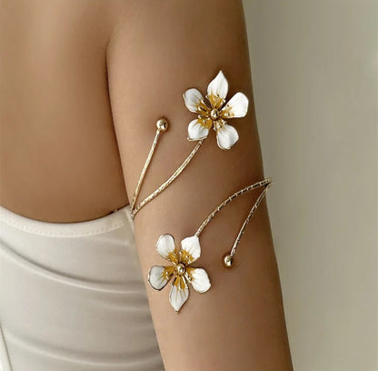 Secret Moon (Arm Bracelet)