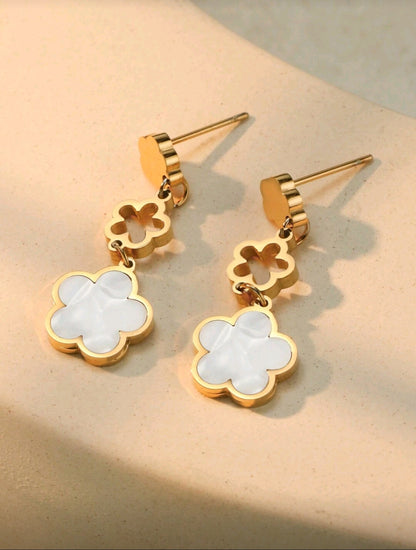 🤍Four Leaf Dangler- Stainless Steel White Floral Fringe Earrings