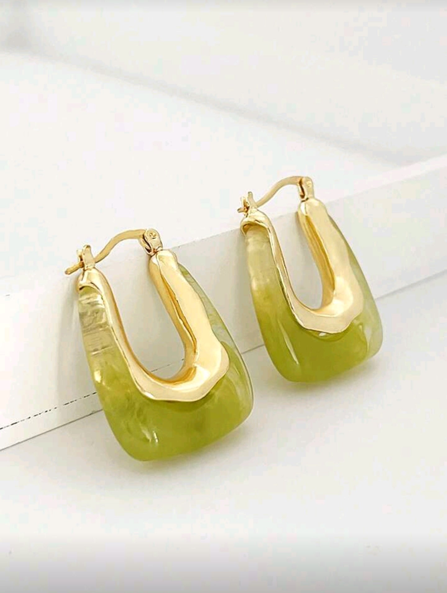 💚Resin Hoops - Elegant Green Designer Hoops in Zinc Alloy