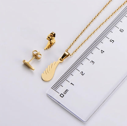 18K PVD Gold Plated in Stainless Steel - Feather Touch Minimal Pendant Set – Luxury Non-Tarnish, Waterproof 18K