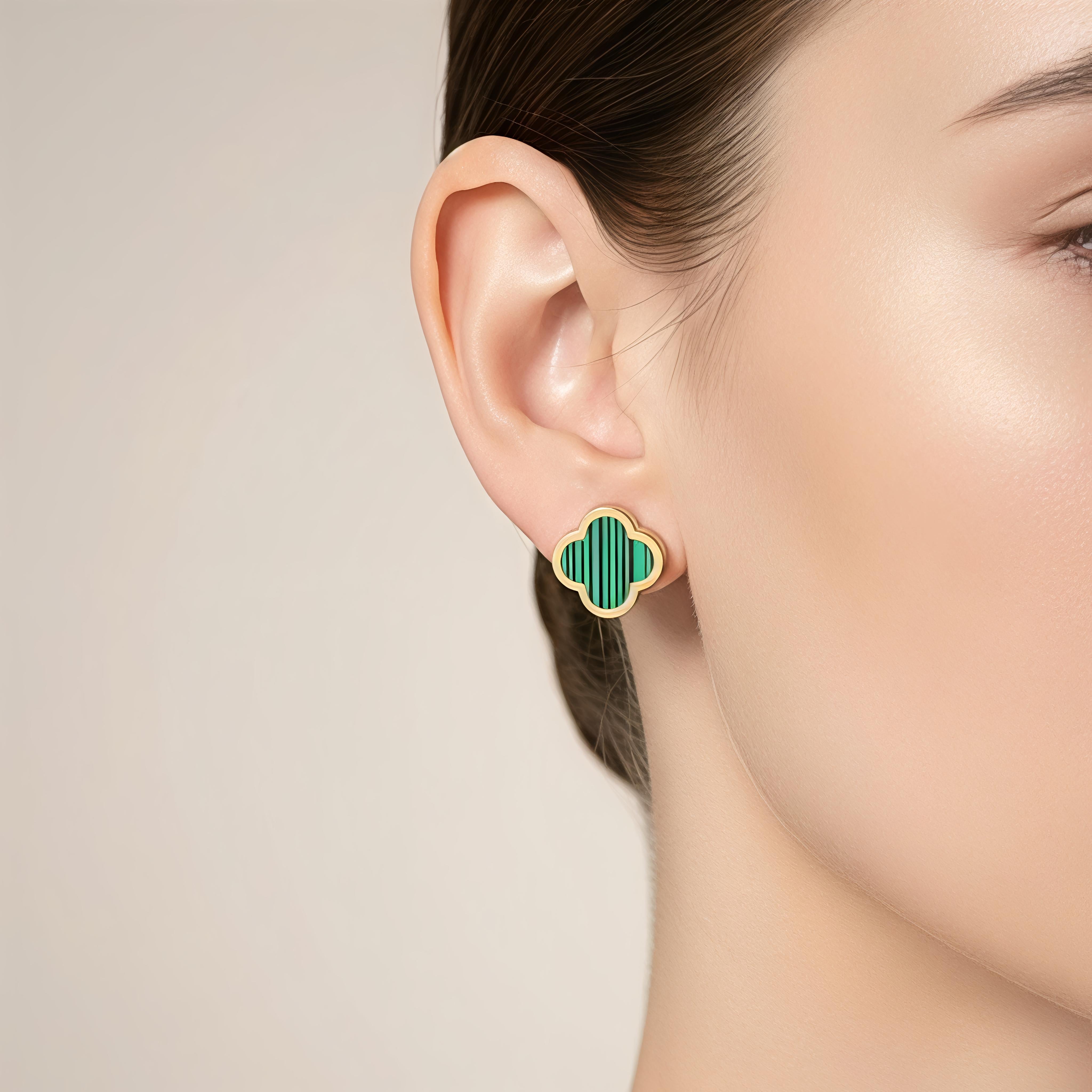 🍀Clover Flower - 18K Gold Plated Seashell & Clover Flower Stud Earrings