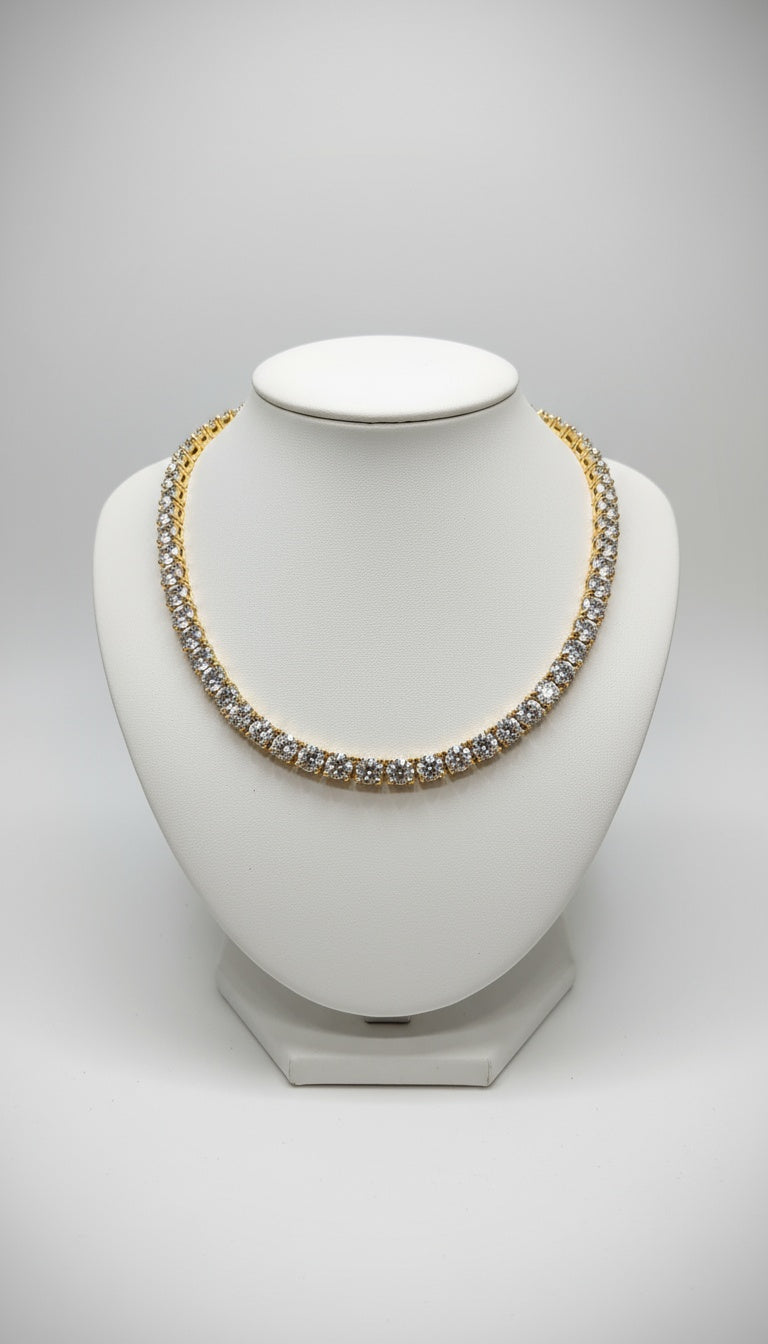 The Golden Show Stopper – Timeless Radiance in Gold Polish