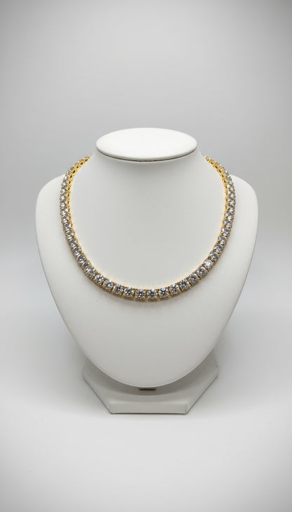 The Golden Show Stopper – Timeless Radiance in Gold Polish