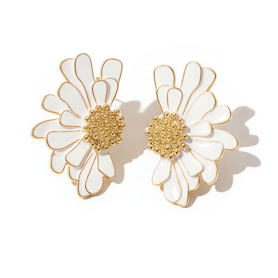 Fashionable Floral Half-Dipped White Flower Earrings🌸Flo Beat Earrings
