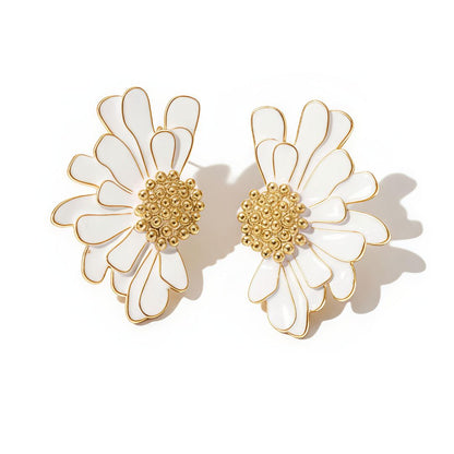 Fashionable Floral Half-Dipped White Flower Earrings🌸Flo Beat Earrings