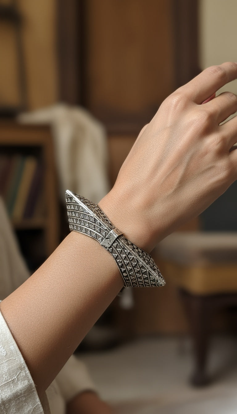 Square Antique Oxidized Silver Bangle – Authentic Charm with Screw Clamp