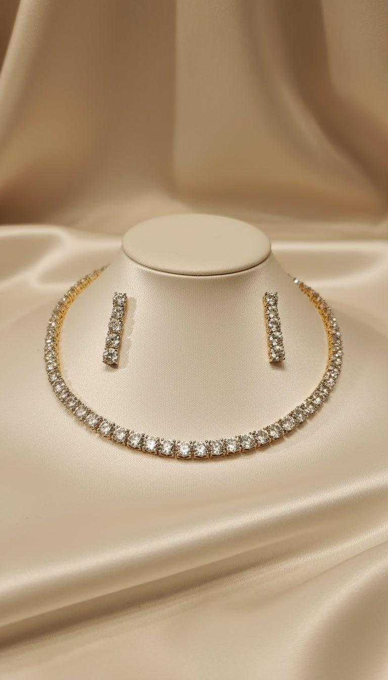 The Golden Show Stopper – Timeless Radiance in Gold Polish