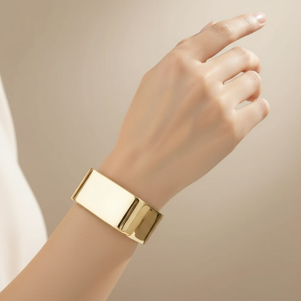 Square-Edge Stainless-Steel Cuff – Modern Geometry, Refined Finish